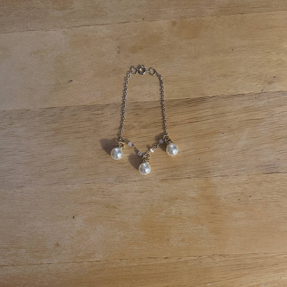 Elegant Gold Pearl Bracelet